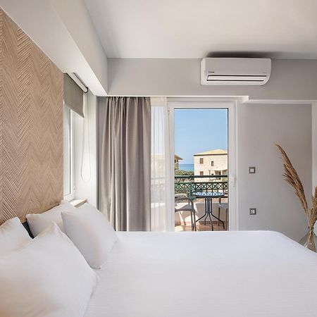 Alexia Beach Hotel Agia Marina Dış mekan fotoğraf