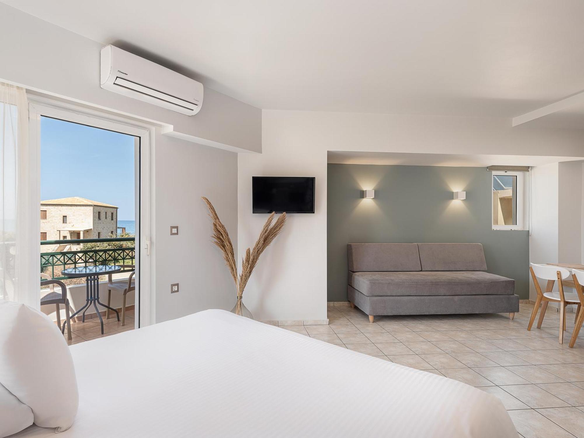 Alexia Beach Hotel Agia Marina Dış mekan fotoğraf