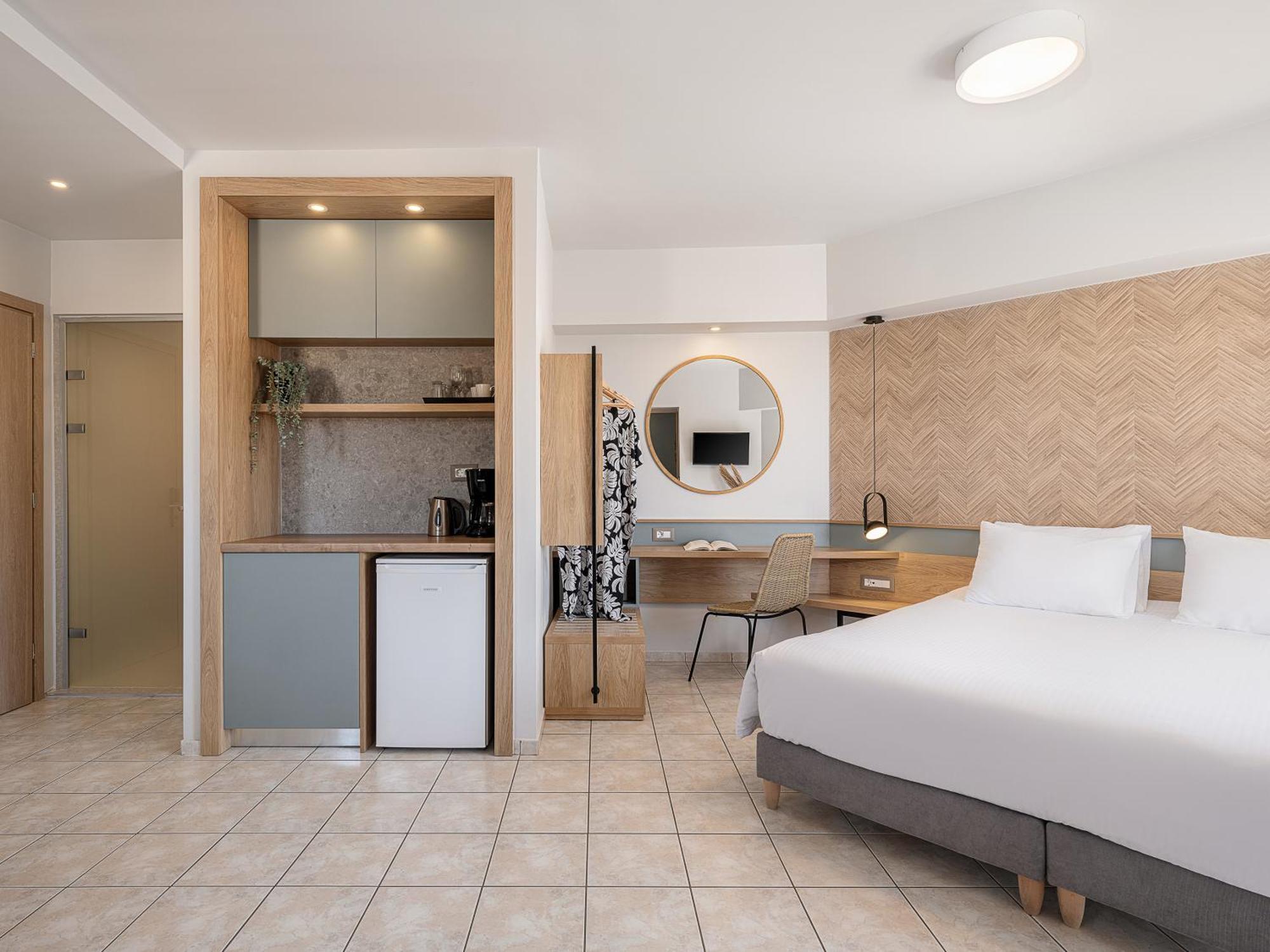 Alexia Beach Hotel Agia Marina Dış mekan fotoğraf