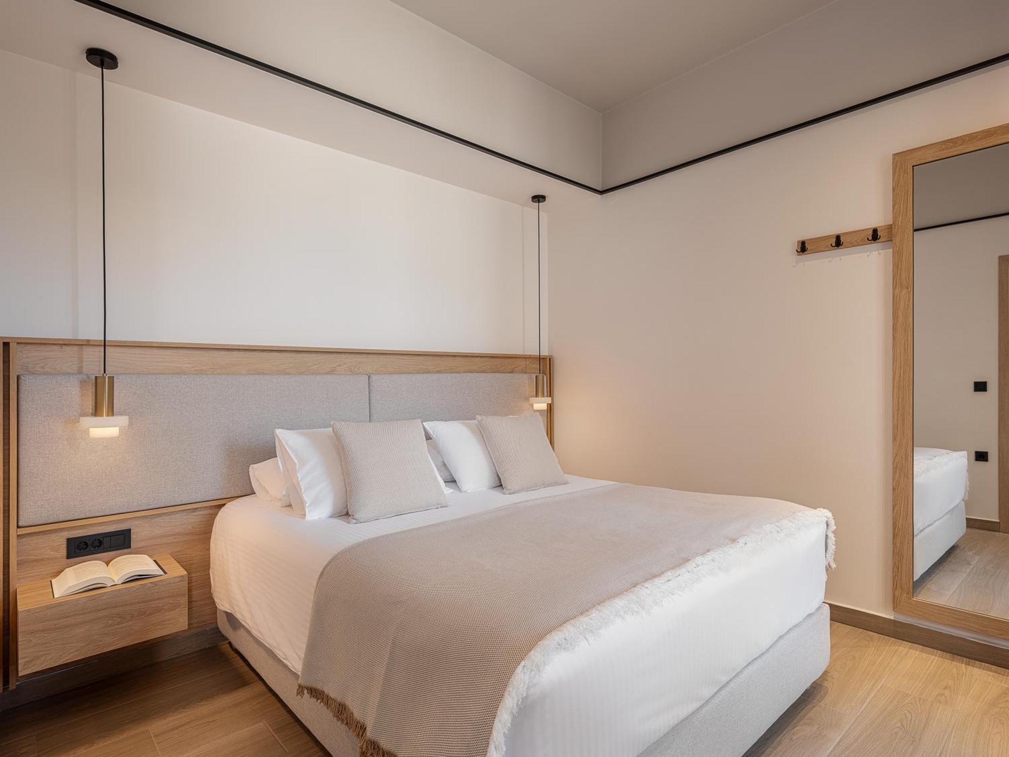 Alexia Beach Hotel Agia Marina Dış mekan fotoğraf
