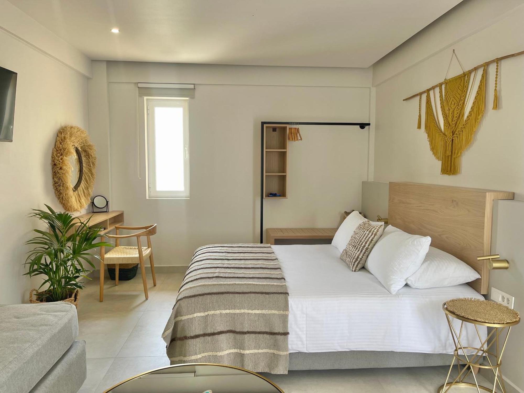 Alexia Beach Hotel Agia Marina Dış mekan fotoğraf