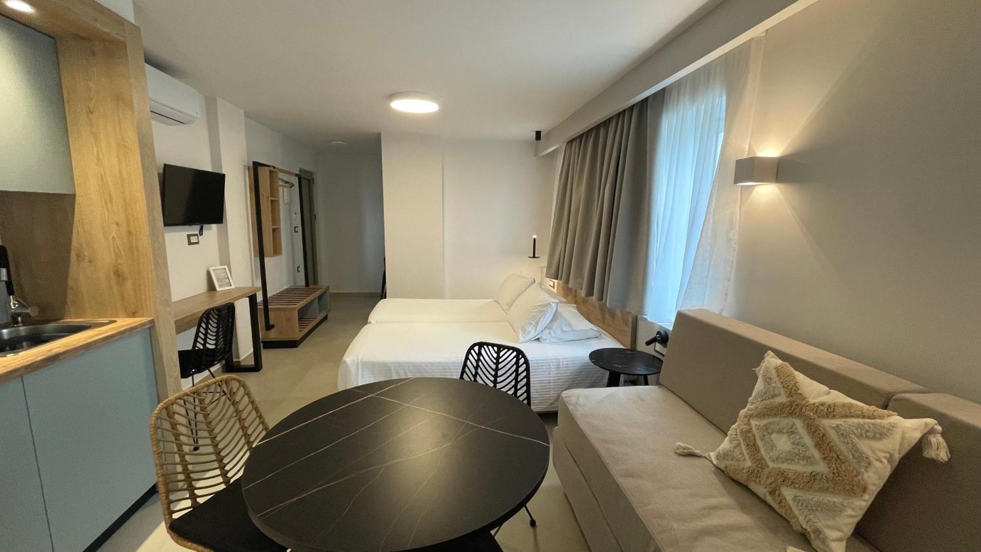 Alexia Beach Hotel Agia Marina Dış mekan fotoğraf