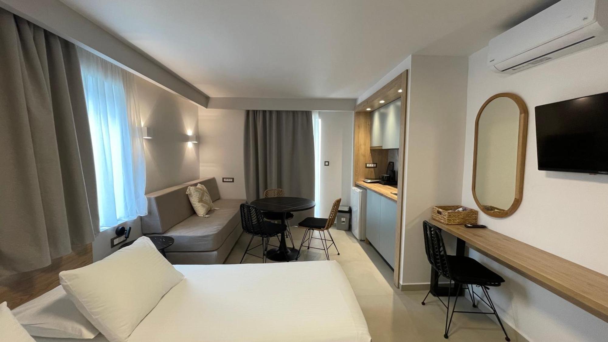 Alexia Beach Hotel Agia Marina Dış mekan fotoğraf