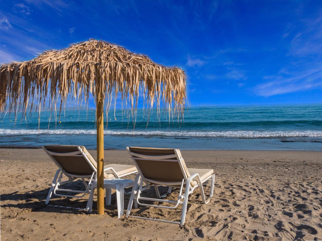 Alexia Beach Hotel Agia Marina Dış mekan fotoğraf